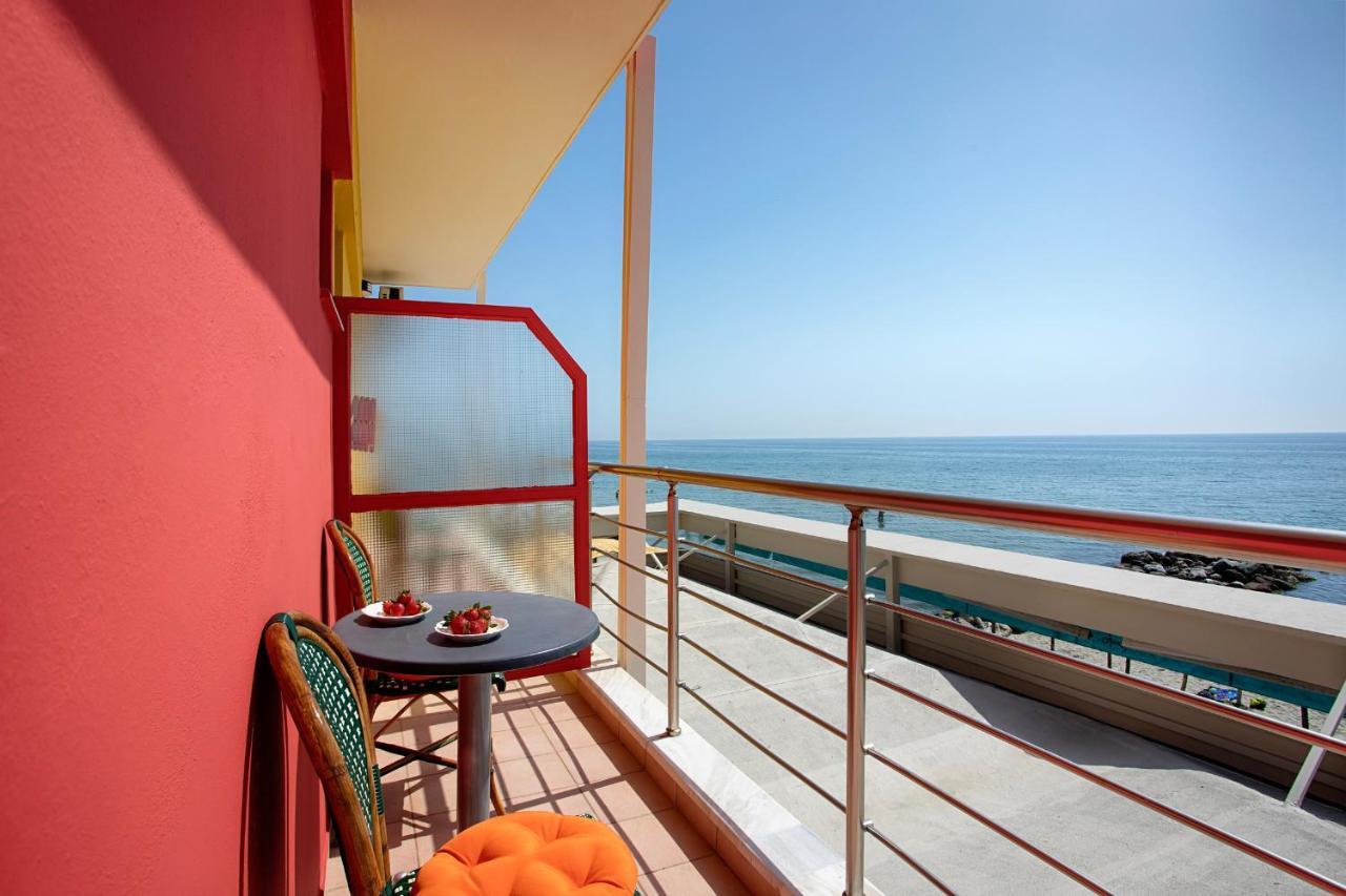 Conte Cristo Suites Paralía Esterno foto